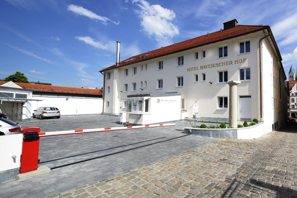 Bayerischer Hof Freising Buitenkant foto