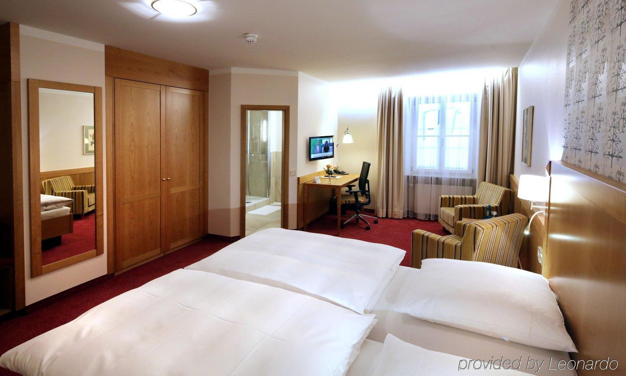 Bayerischer Hof Freising Buitenkant foto