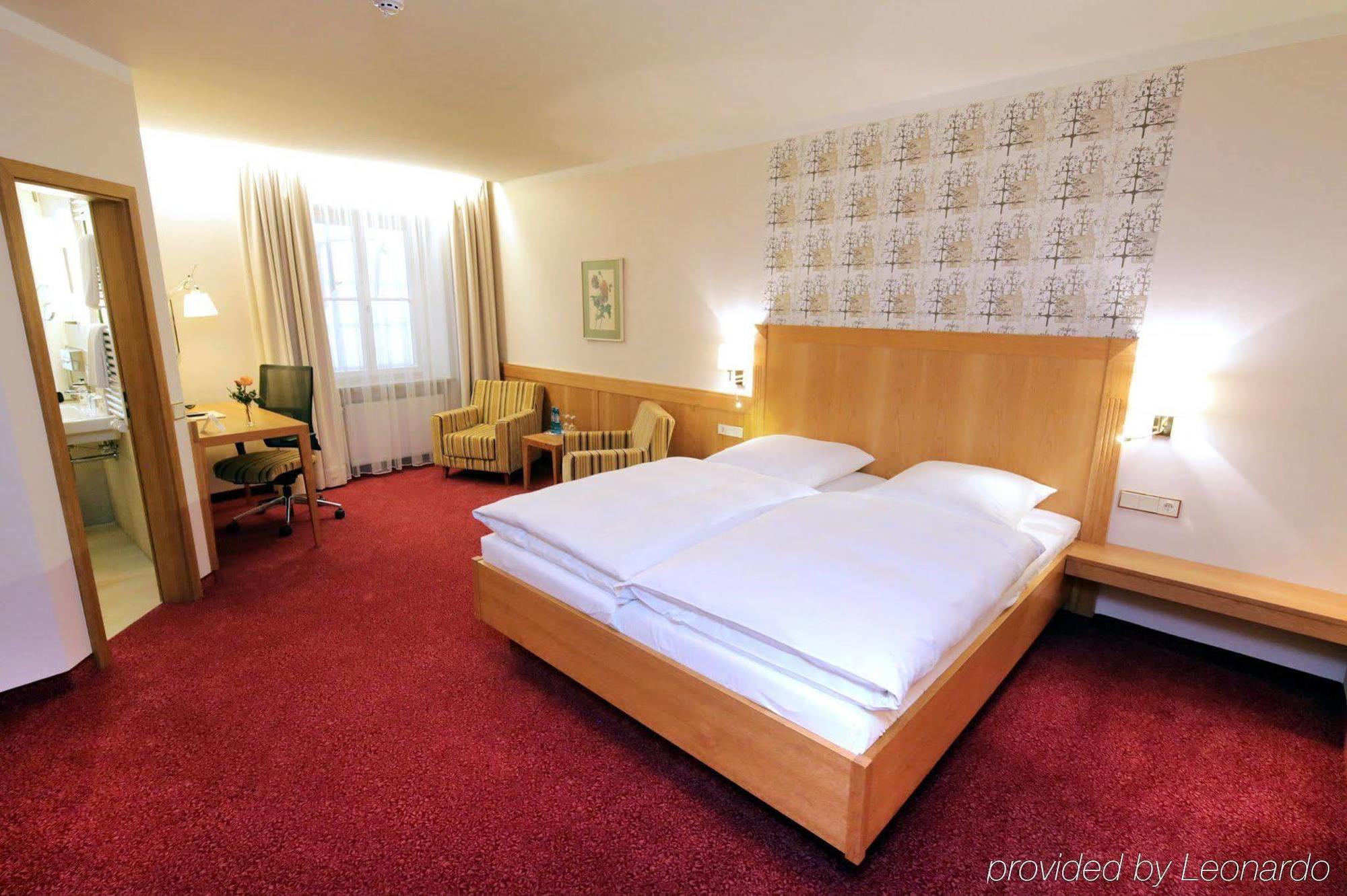 Bayerischer Hof Freising Buitenkant foto