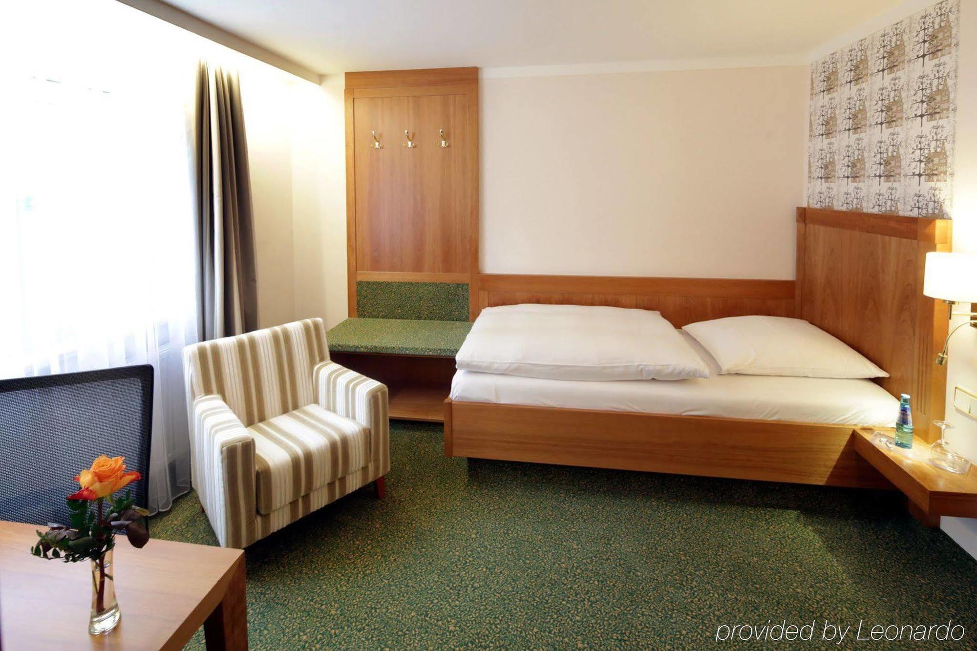 Bayerischer Hof Freising Buitenkant foto